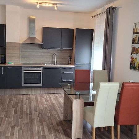 Zentral Gelegene, Sehr Ruhige Und Helle Wohnung 格拉茨 外观 照片