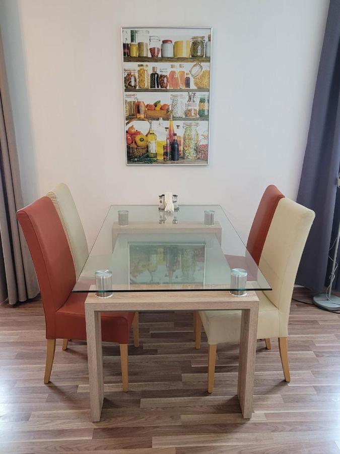 Zentral Gelegene, Sehr Ruhige Und Helle Wohnung 格拉茨 外观 照片