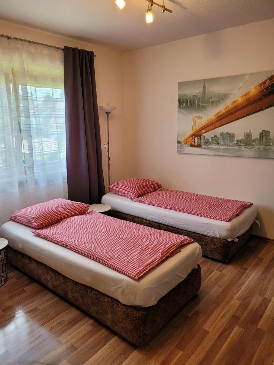 Zentral Gelegene, Sehr Ruhige Und Helle Wohnung 格拉茨 外观 照片