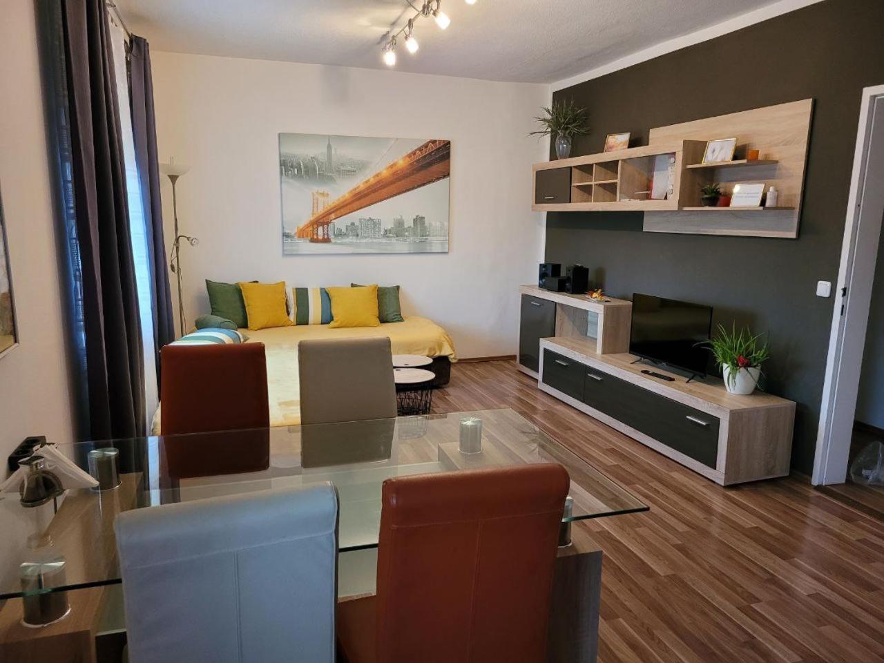 Zentral Gelegene, Sehr Ruhige Und Helle Wohnung 格拉茨 外观 照片